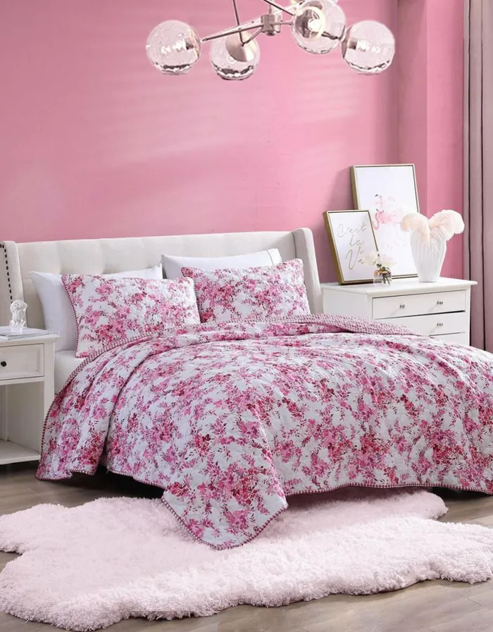 Betsey Johnson Women BETSEYS FLORAL VINEYARD FULL QUEEN QUILT SHAM SET PINK Betsey Johnson Women BETSEYS FLORAL VINEYARD FULL QUEEN QUILT SHAM SET PINK