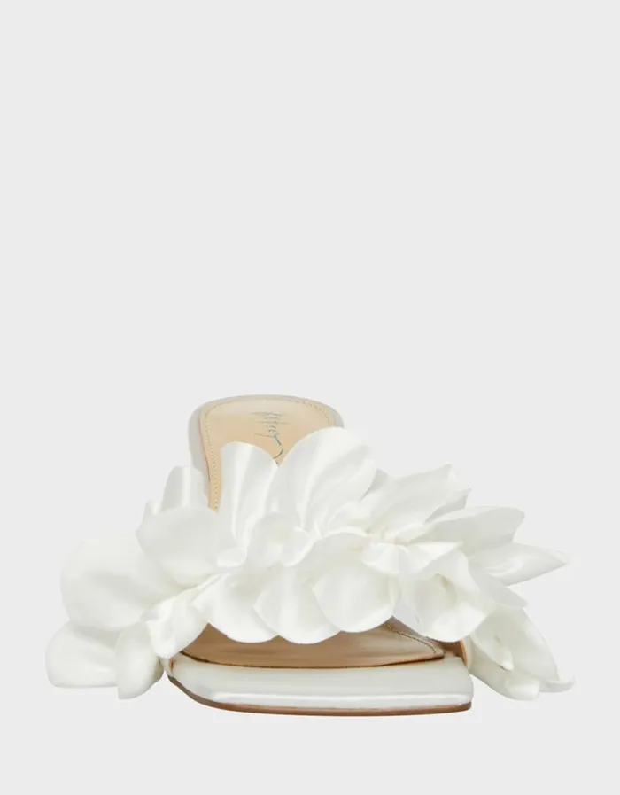 Betsey Johnson Women KIMI IVORY Ivory
