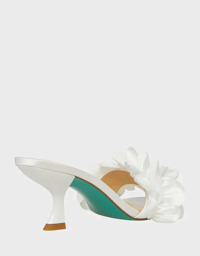 Betsey Johnson Women KIMI IVORY Ivory