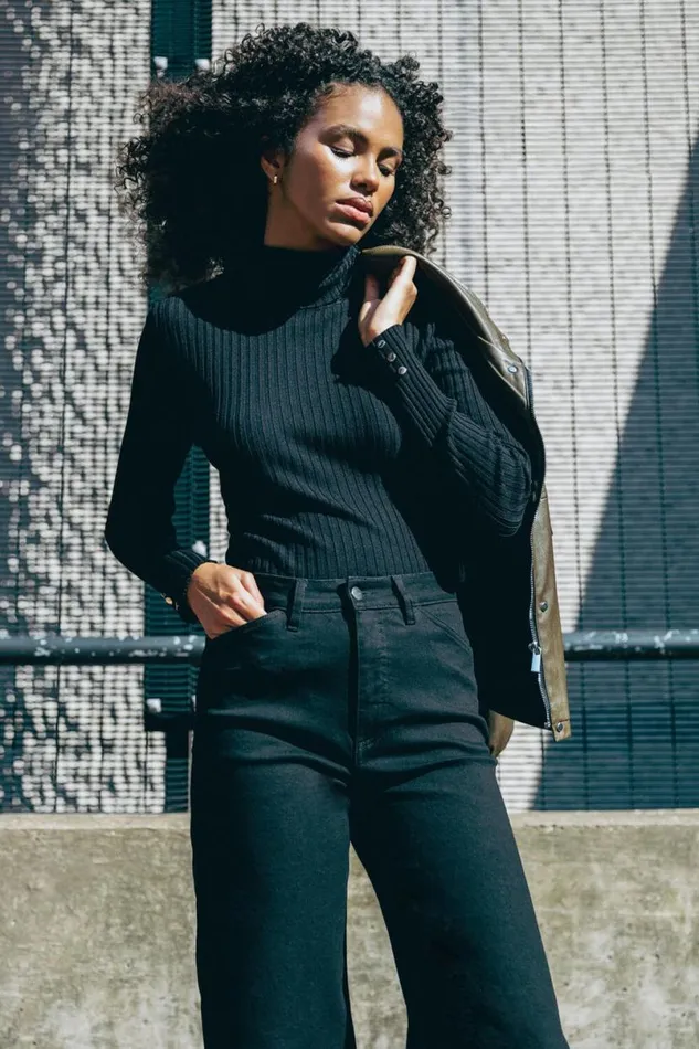 Black Ribbed Turtle Neck Jumper Women Roman Knitwear