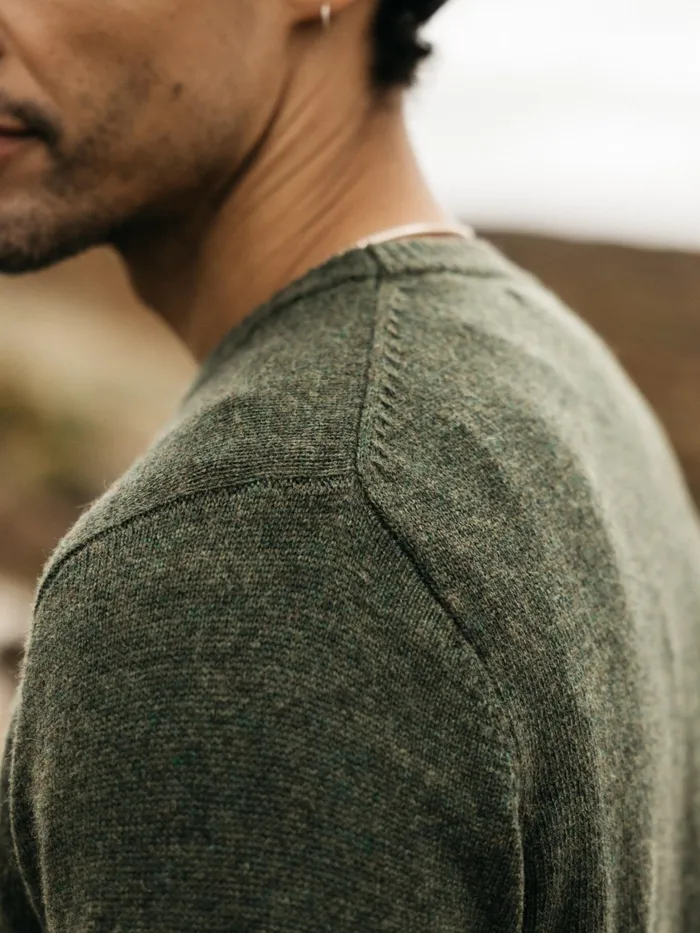 Finisterre Knitwear Men Cavan Pocket Knit Sweater Olive