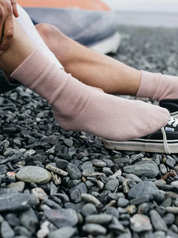 Finisterre Socks MenWomen Classic Wool Sock Pink Smoke