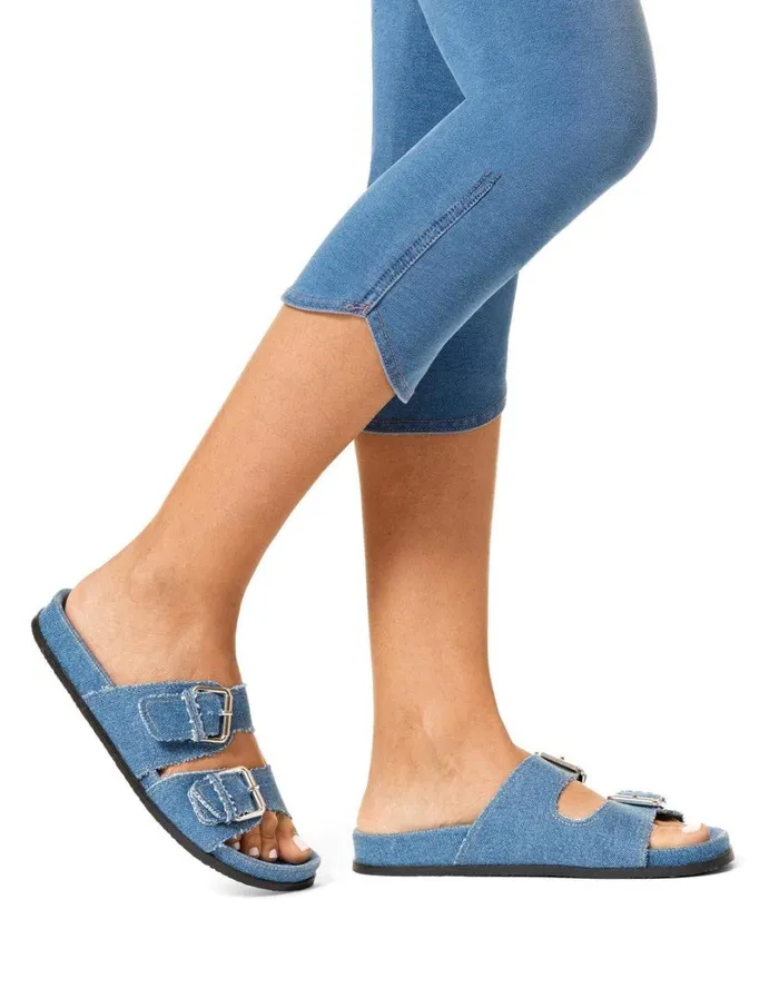 Hue Game Changing Tulip Hem Capri Classic Light Wash Women Denim