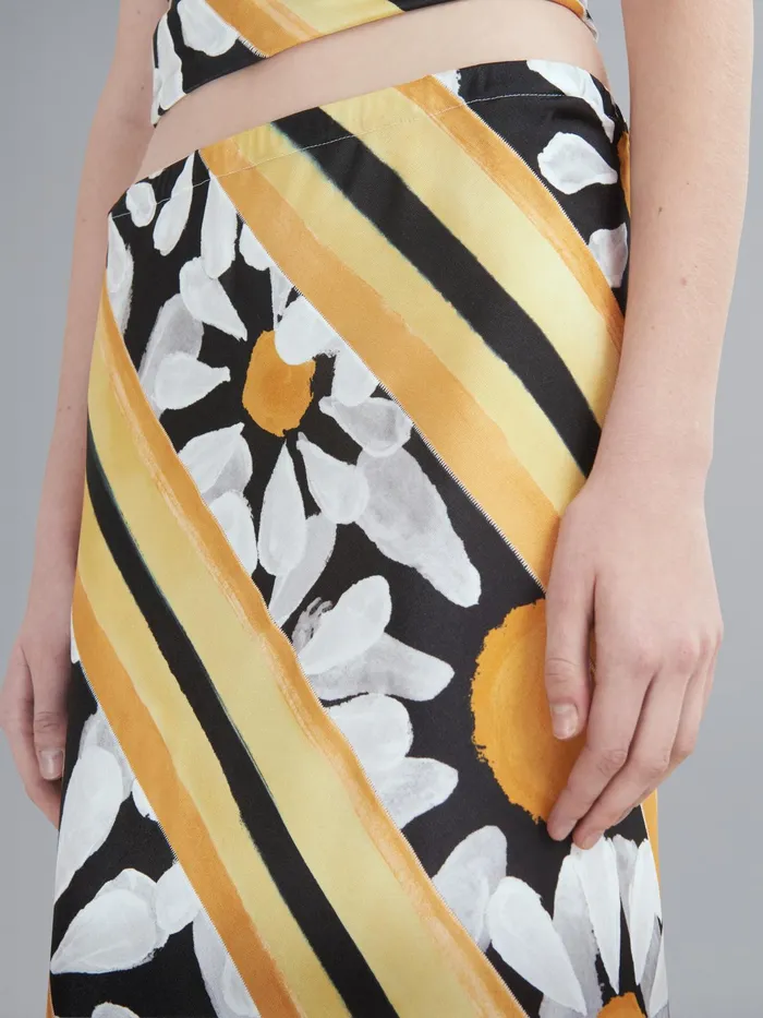 Marni Euphoria Print Viscose Jersey Pencil Skirt Black Womens Skirts Marni Euphoria Print Viscose Jersey Pencil Skirt Black Womens Skirts