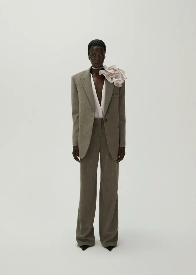 Shop Magda Butrym Tailoring And Suits Wideleg Twill Trousers In Beige Shop Magda Butrym Tailoring And Suits Wideleg Twill Trousers In Beige