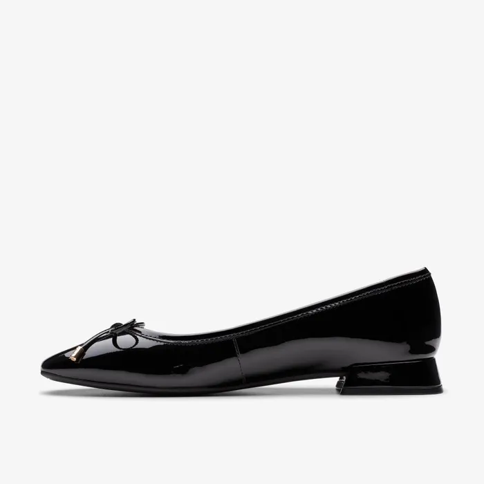 Ubree 15 Step Black Patent Women Clarks Flats