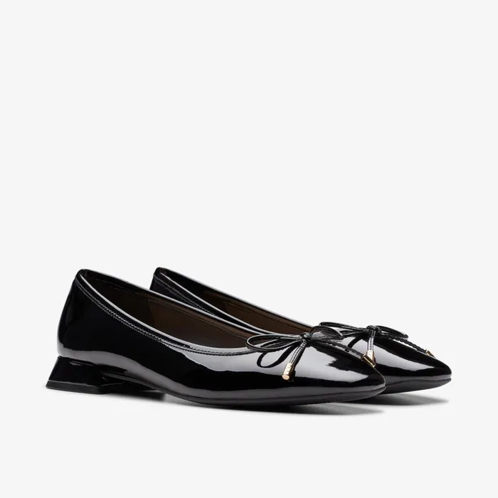 Ubree 15 Step Black Patent Women Clarks Flats