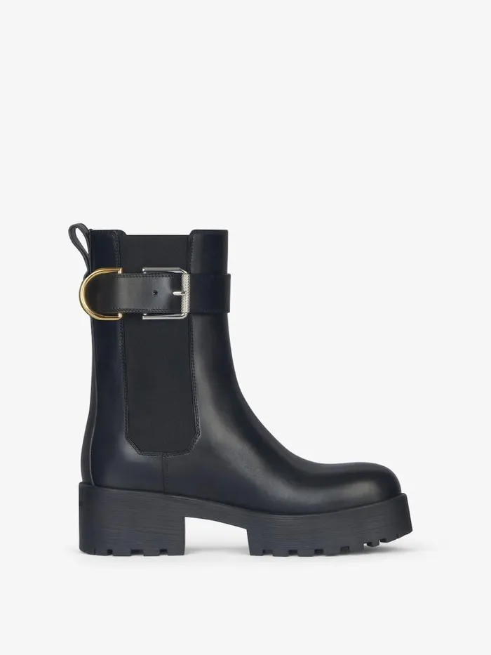 Voyou Chelsea Boots In Leather Black Women Givenchy Boots and Booties