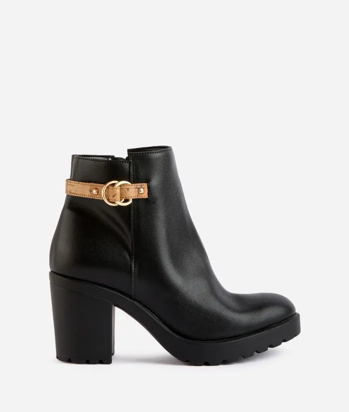 Woman Boots and Booties Alviero Martini Smooth Leather Ankle Boots With Geo Classic Strap Detail Black Woman Boots and Booties Alviero Martini Smooth Leather Ankle Boots With Geo Classic Strap Detail Black