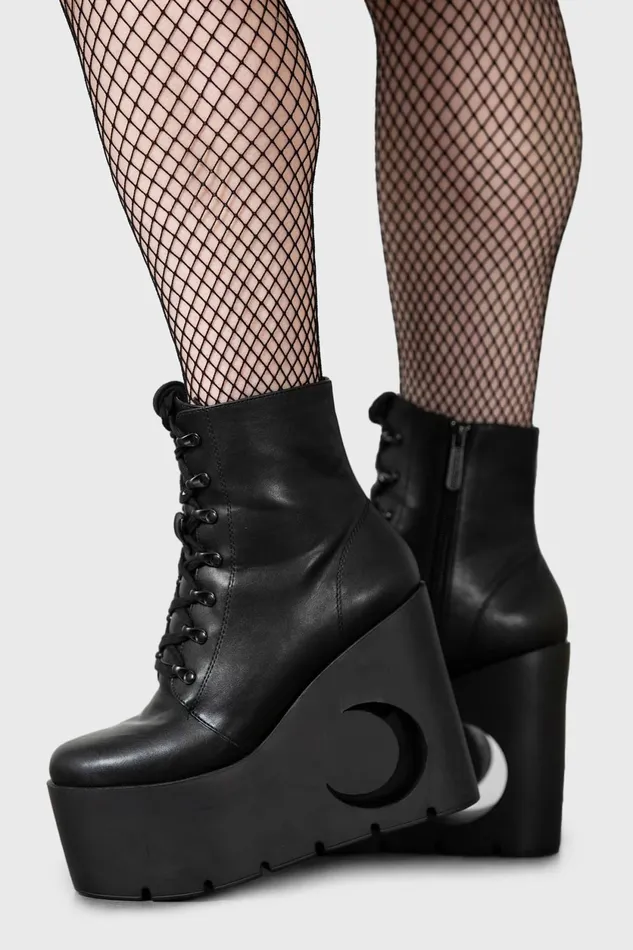 Women Platforms Killstar Crescent Boots
