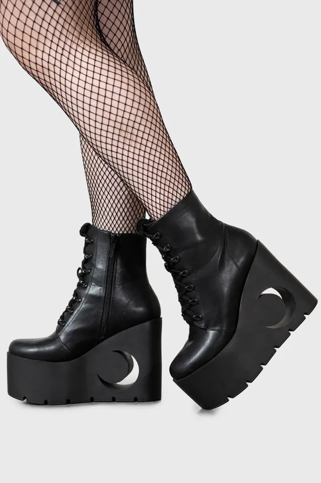 Women Platforms Killstar Crescent Boots